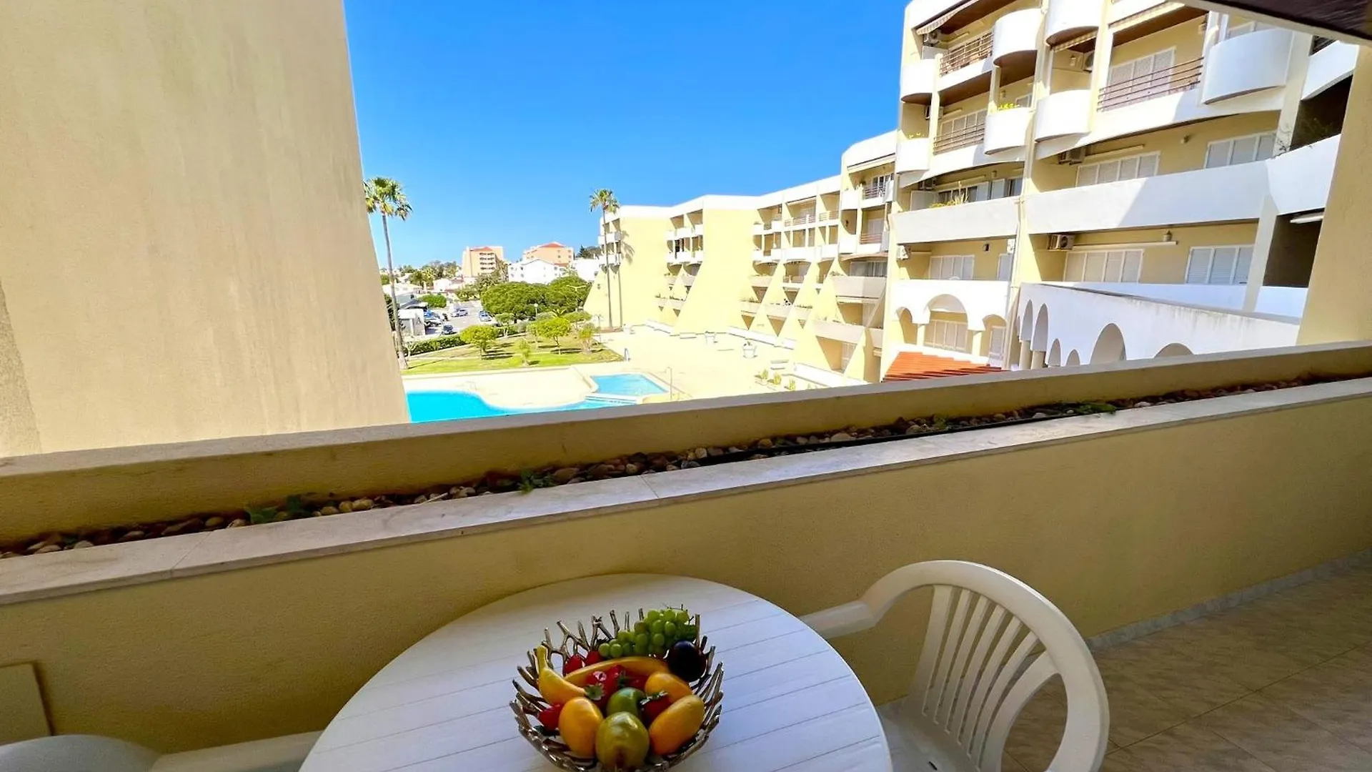 Albufeira Concept 2 With Pool By Homing Apartment Gale