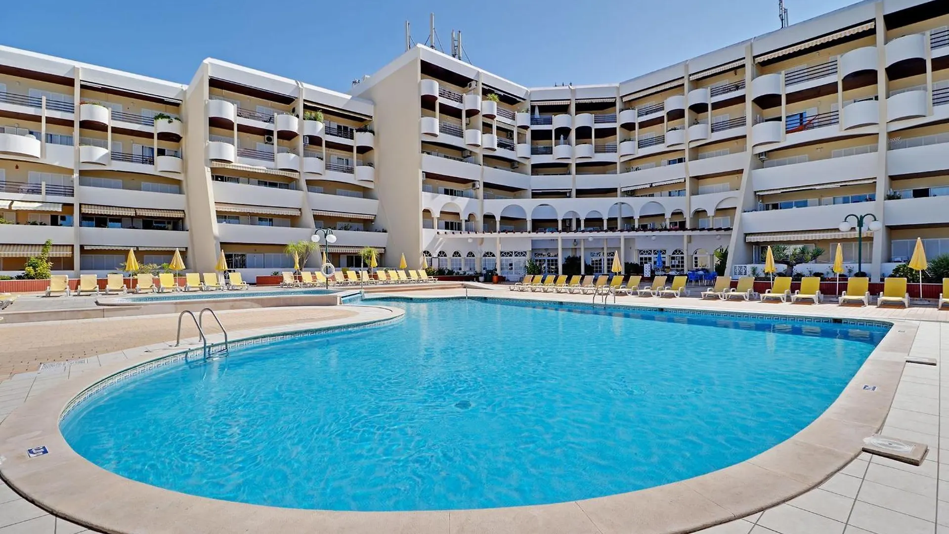 Albufeira Concept 2 With Pool By Homing Apartment Gale  0*, Gale (Albufeira)